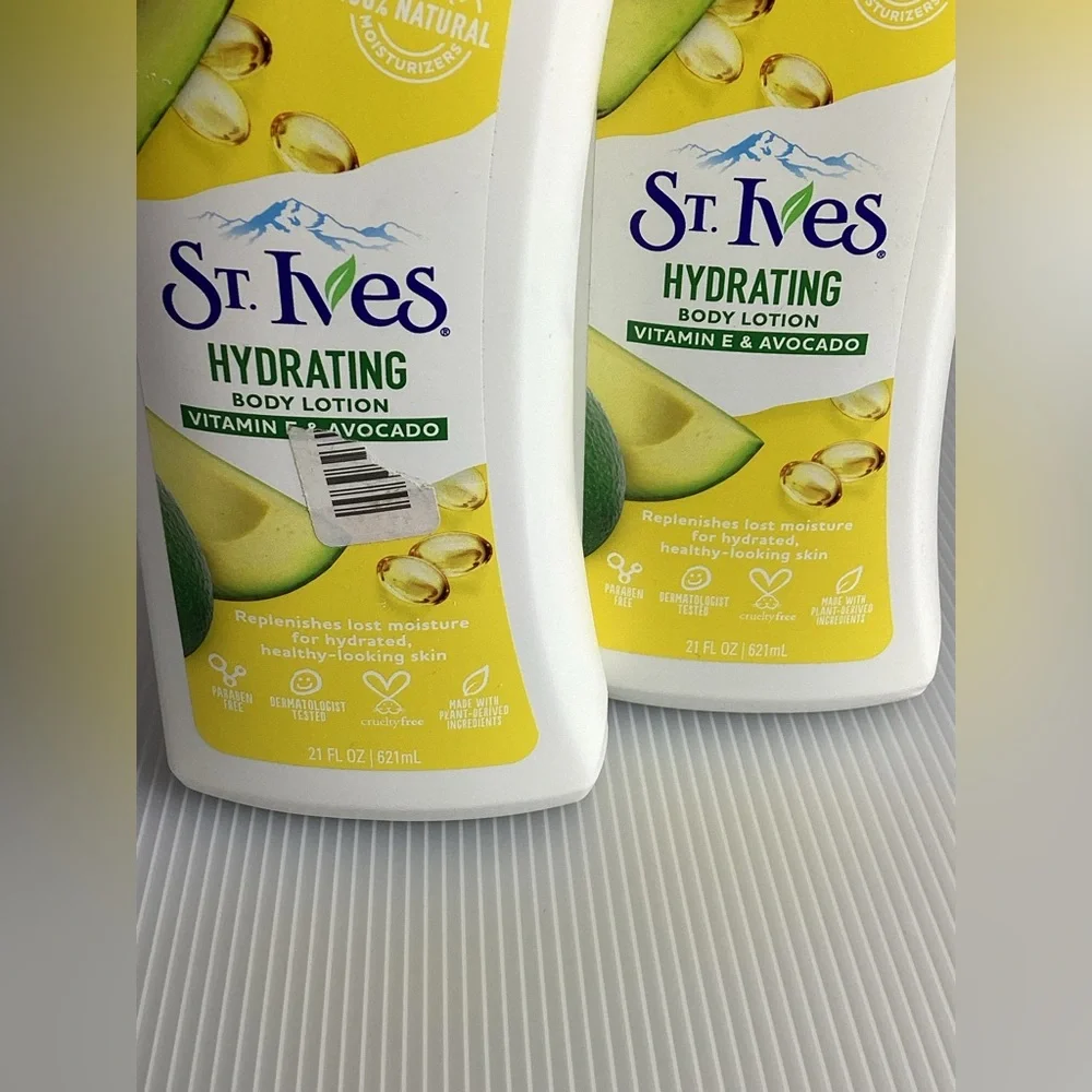 Set of 2 St. Ives Hydrating Body Lotion - Vitamin E & Avocado